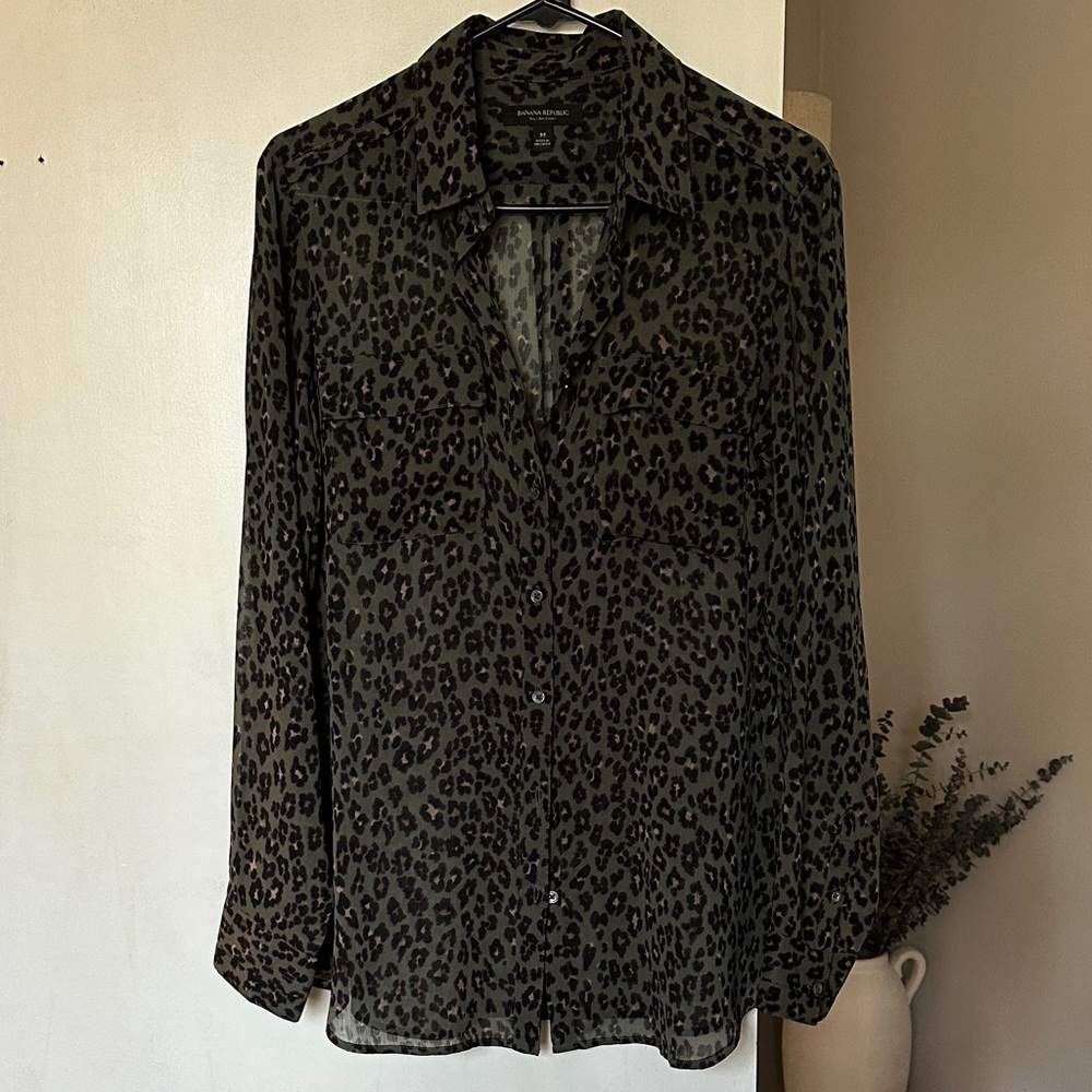 Banana Republic Dillon Shirt Sheer Leopard Print Button-Up Blouse- Size Medium